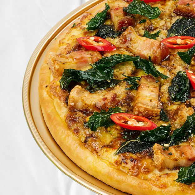 Kaprao Crispy Pork & Minced Pork Pizza